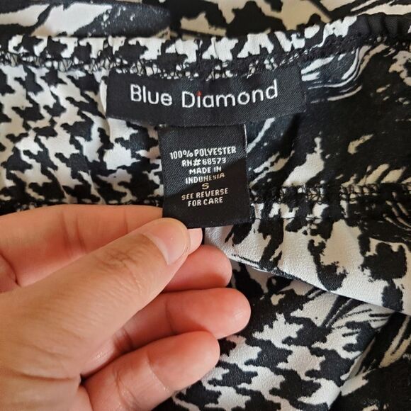 Blue Diamond Black & White Tank Size Small - Picture 4 of 4